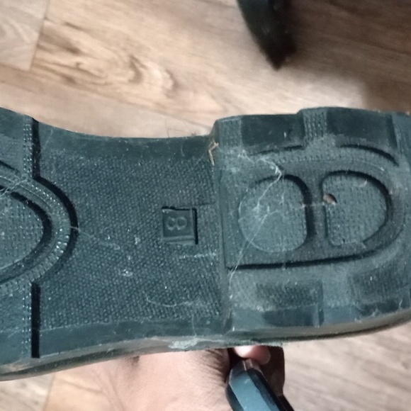 Black Winter Polka Dot Rain Boots with Glossy Finish and Stylish Design - Picture 4 of 5